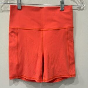 Vuori Studio Biker Pocket Shorts Women’s Size Small